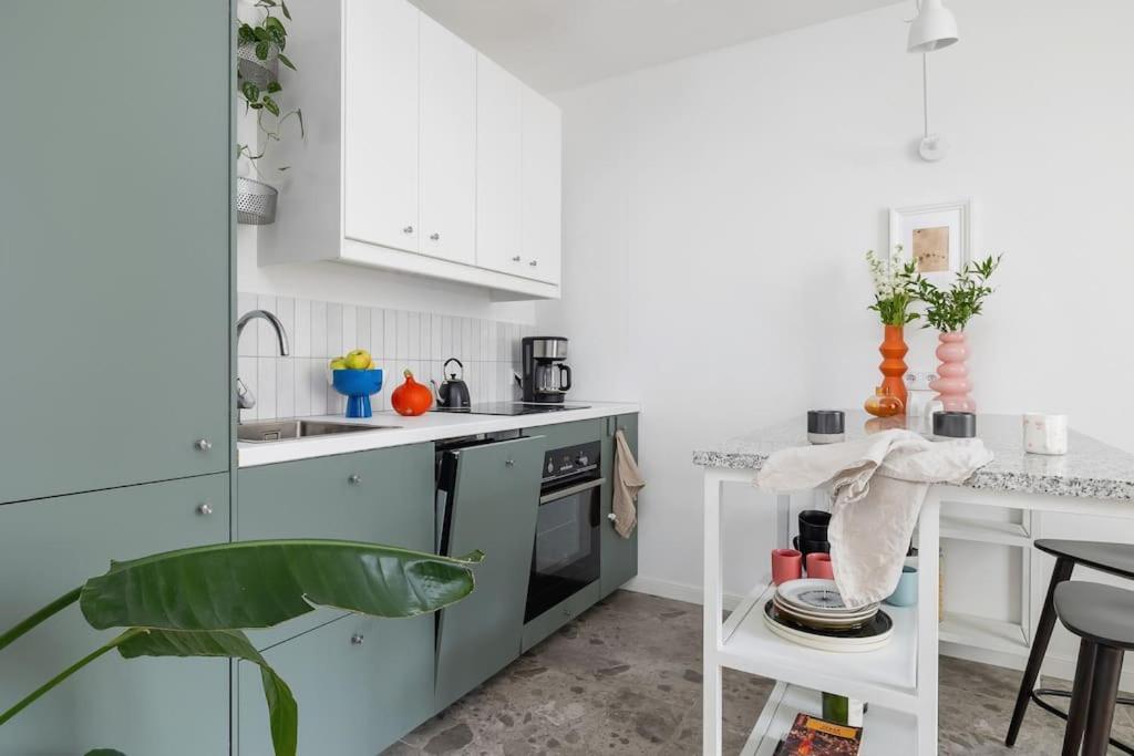 Apartment With Balcony, Private Parking - Bagry Lake - Goszczynskiego 1 克拉科夫 外观 照片