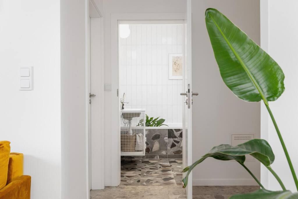 Apartment With Balcony, Private Parking - Bagry Lake - Goszczynskiego 1 克拉科夫 外观 照片